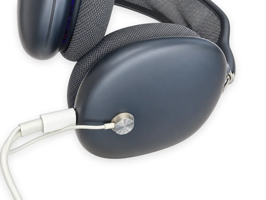 SC09_AP on AirPods Max: contact sensor on the outer ear cup and USB-C in the headphone port