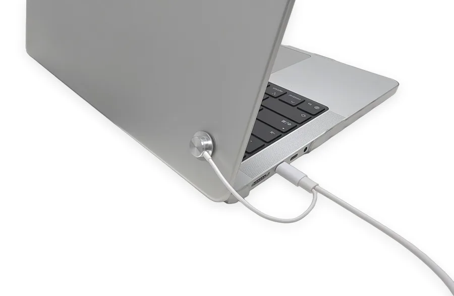SC09_AP on a MacBook: contact sensor on the lid back and device-end USB-C in the charging port
